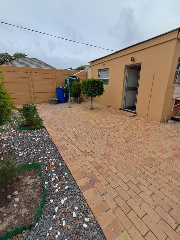 8 Bedroom Property for Sale in Vasco Estate Western Cape